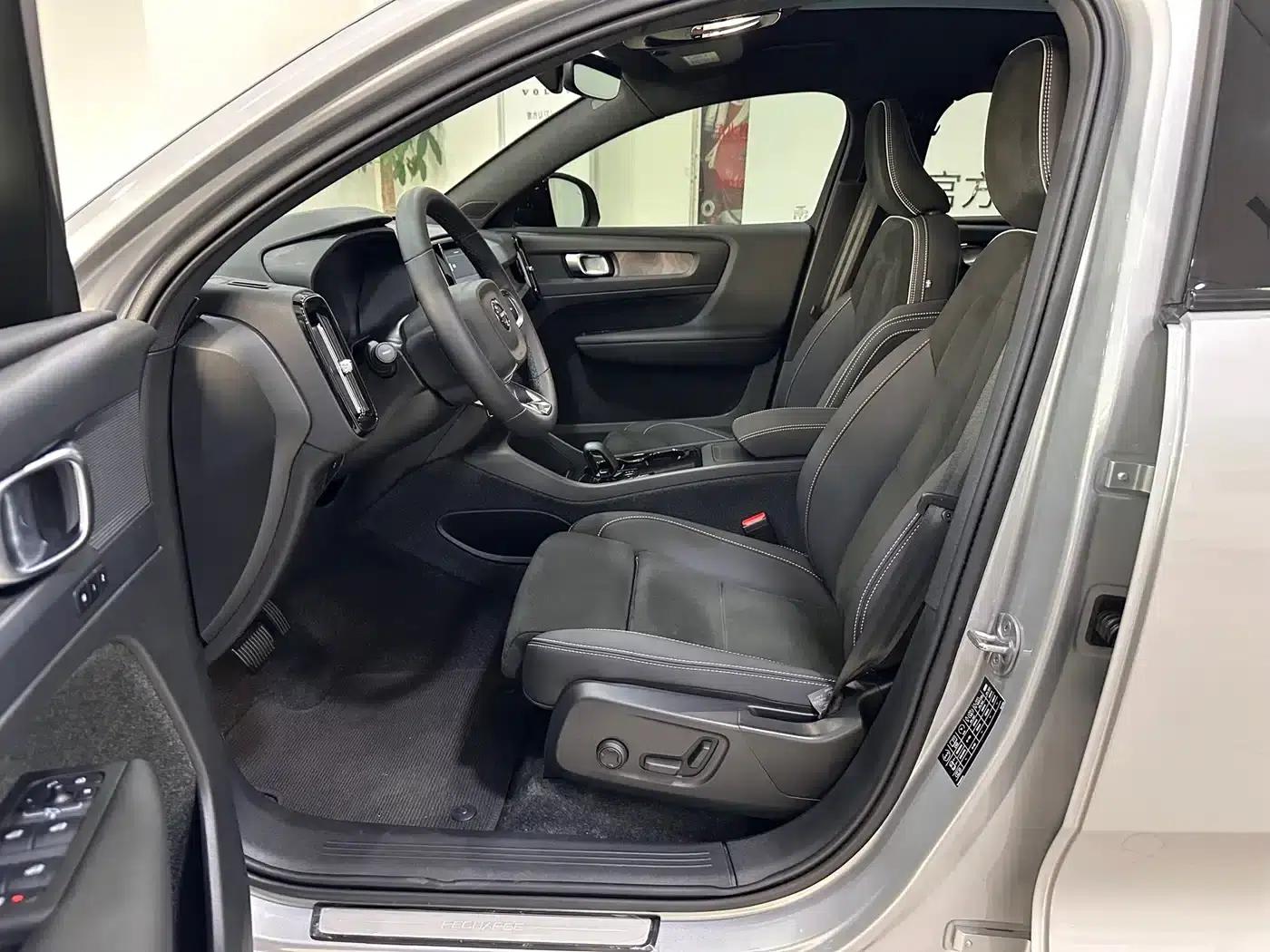 2023 Volvo C40 Long Range Edition — миниатюра 10