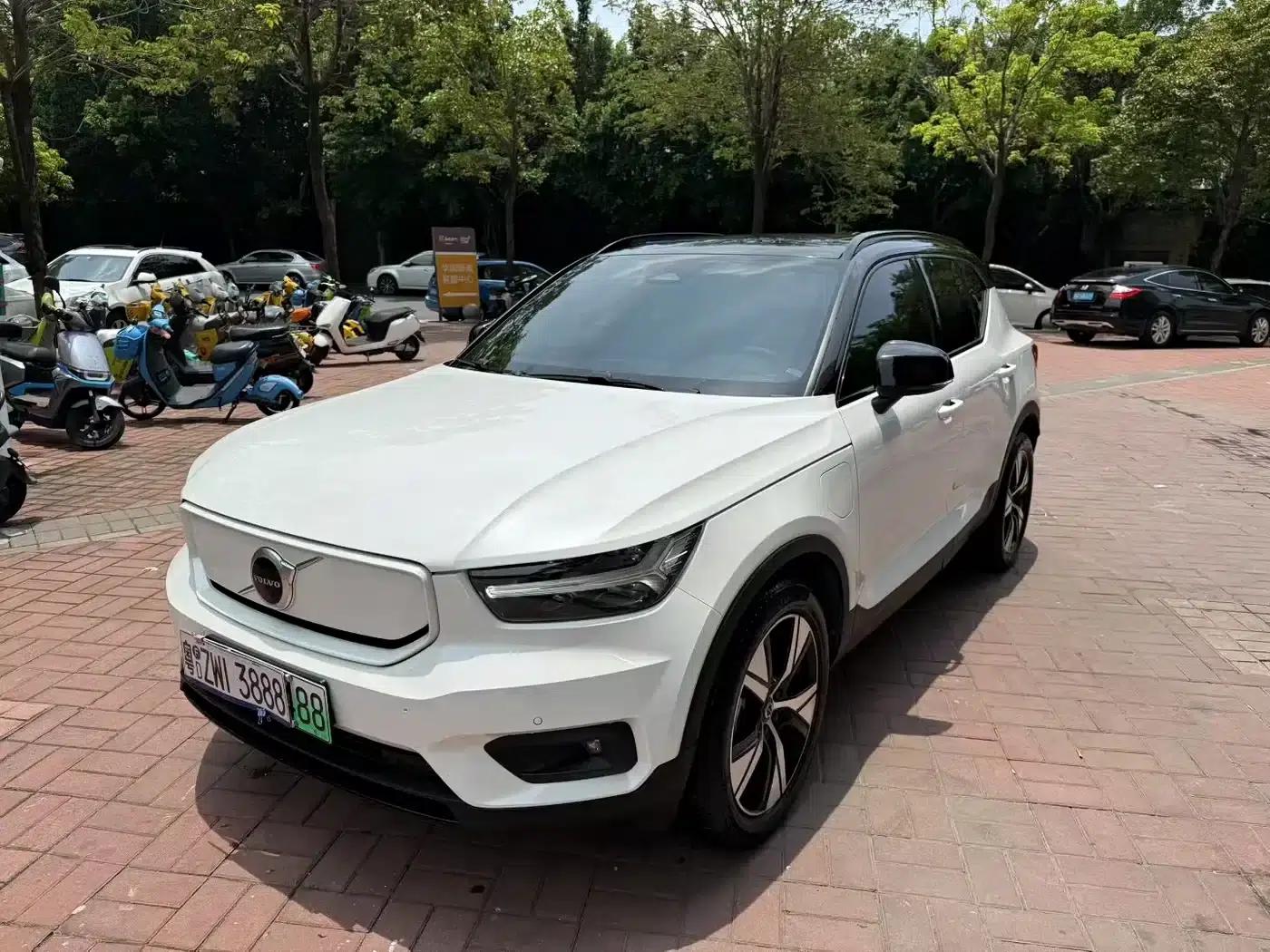 Volvo XC40 PHEV 2022 All-Wheel Drive High-Performance Edition — миниатюра 3