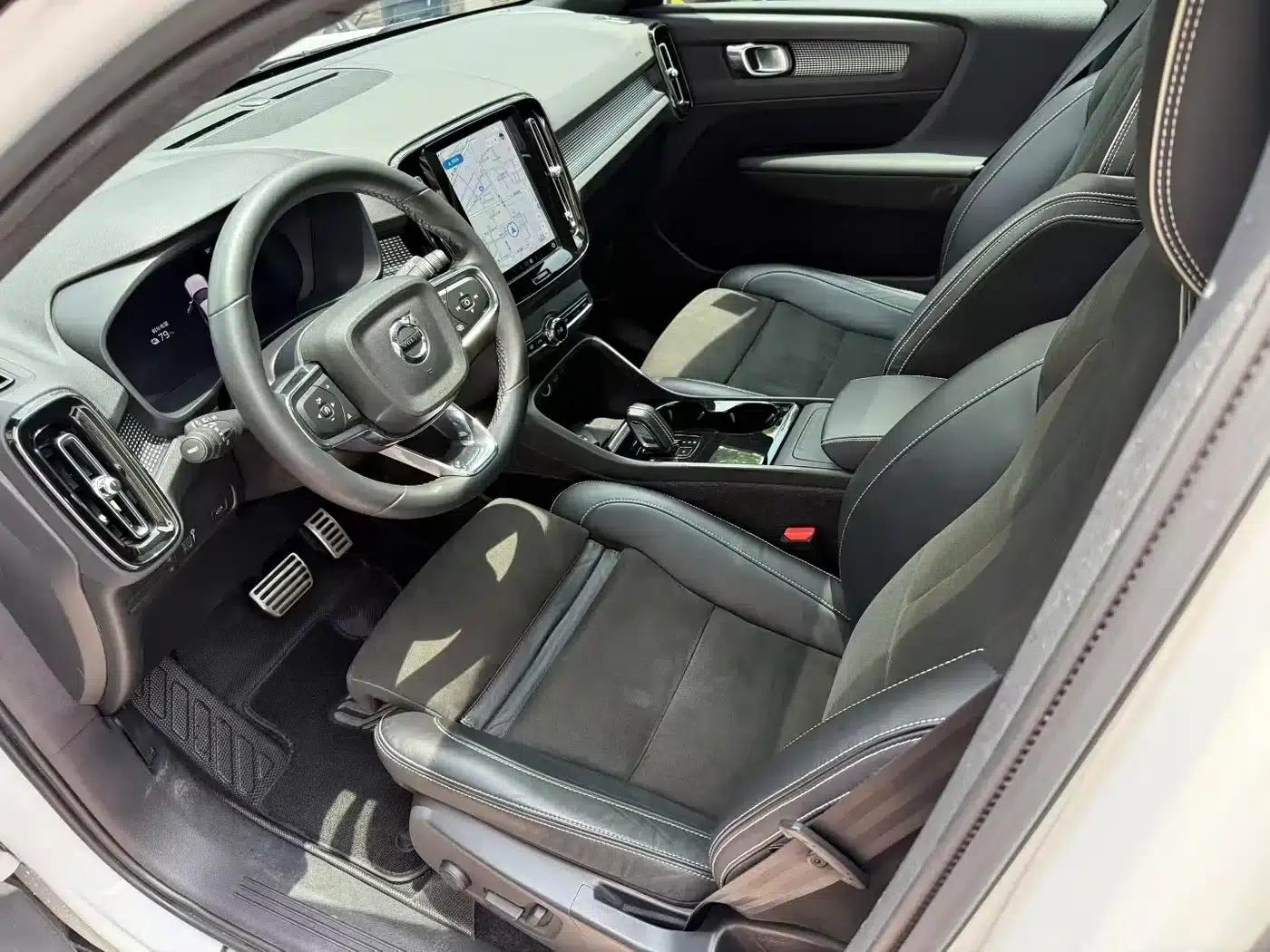 Volvo XC40 PHEV 2022 All-Wheel Drive High-Performance Edition — миниатюра 4