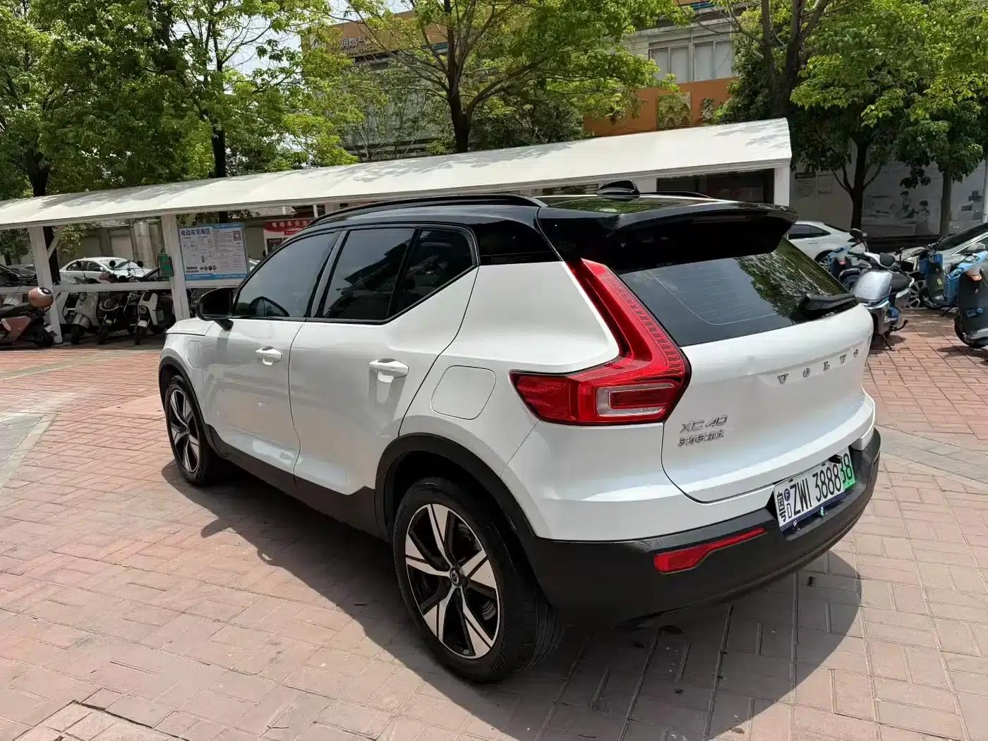 Volvo XC40 PHEV 2022 All-Wheel Drive High-Performance Edition — миниатюра 8