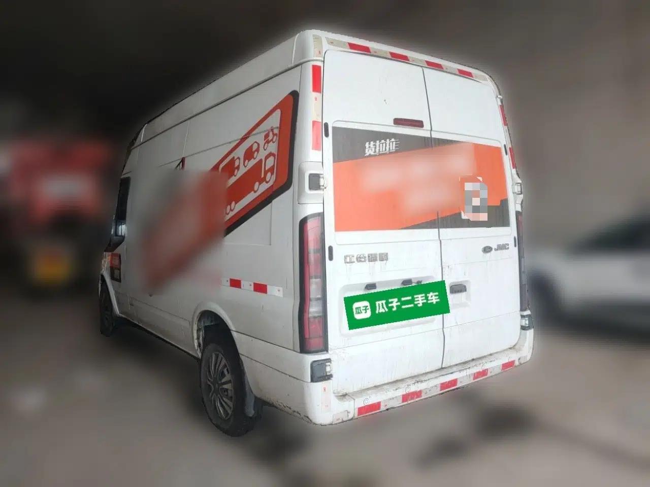 JMC Fushun 2022 2.0T Manual Van with Mid-Roof High Roof and 3 Seats — миниатюра 4