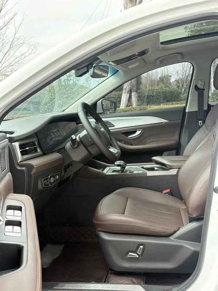 JETOUR X90 PLUS 2023 1.6TD DCT Villa 7-Seater — миниатюра 13