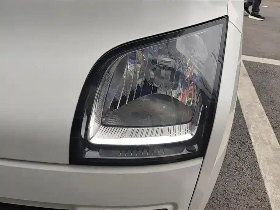 Wuling Air ev Clear Sky 2023 Two-Seat Standard Edition — миниатюра 5