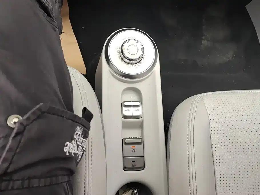 Wuling Air ev Clear Sky 2023 Two-Seat Advanced Edition — миниатюра 16