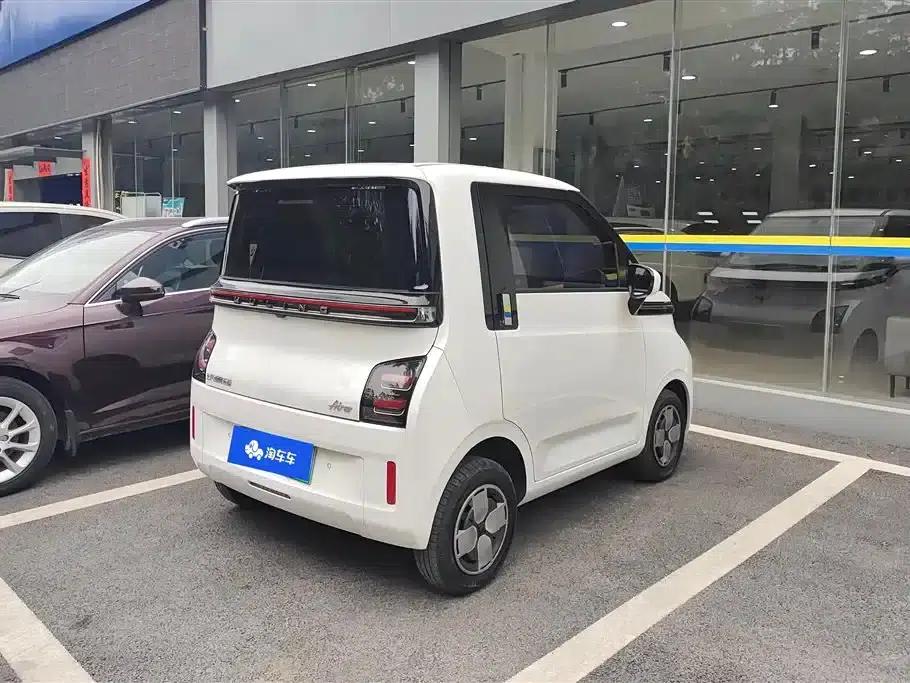 Wuling Air ev Clear Sky 2023 Two-Seat Advanced Edition — миниатюра 3