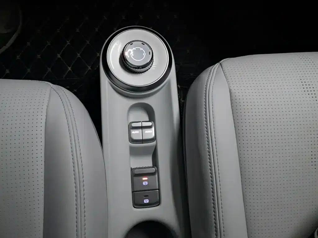 Wuling Air ev Clear Sky 2023 Model, Four-Seat - Advanced Edition — миниатюра 14