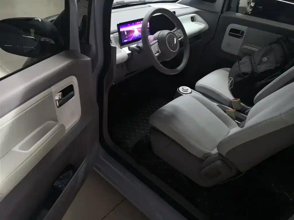 Wuling Air ev Clear Sky 2023 Model, Four-Seat - Advanced Edition — миниатюра 16