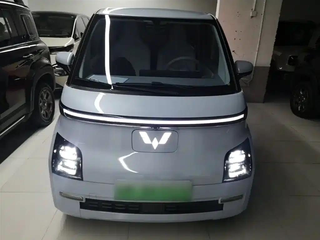 Wuling Air ev Clear Sky 2023 Model, Four-Seat - Advanced Edition — миниатюра 3