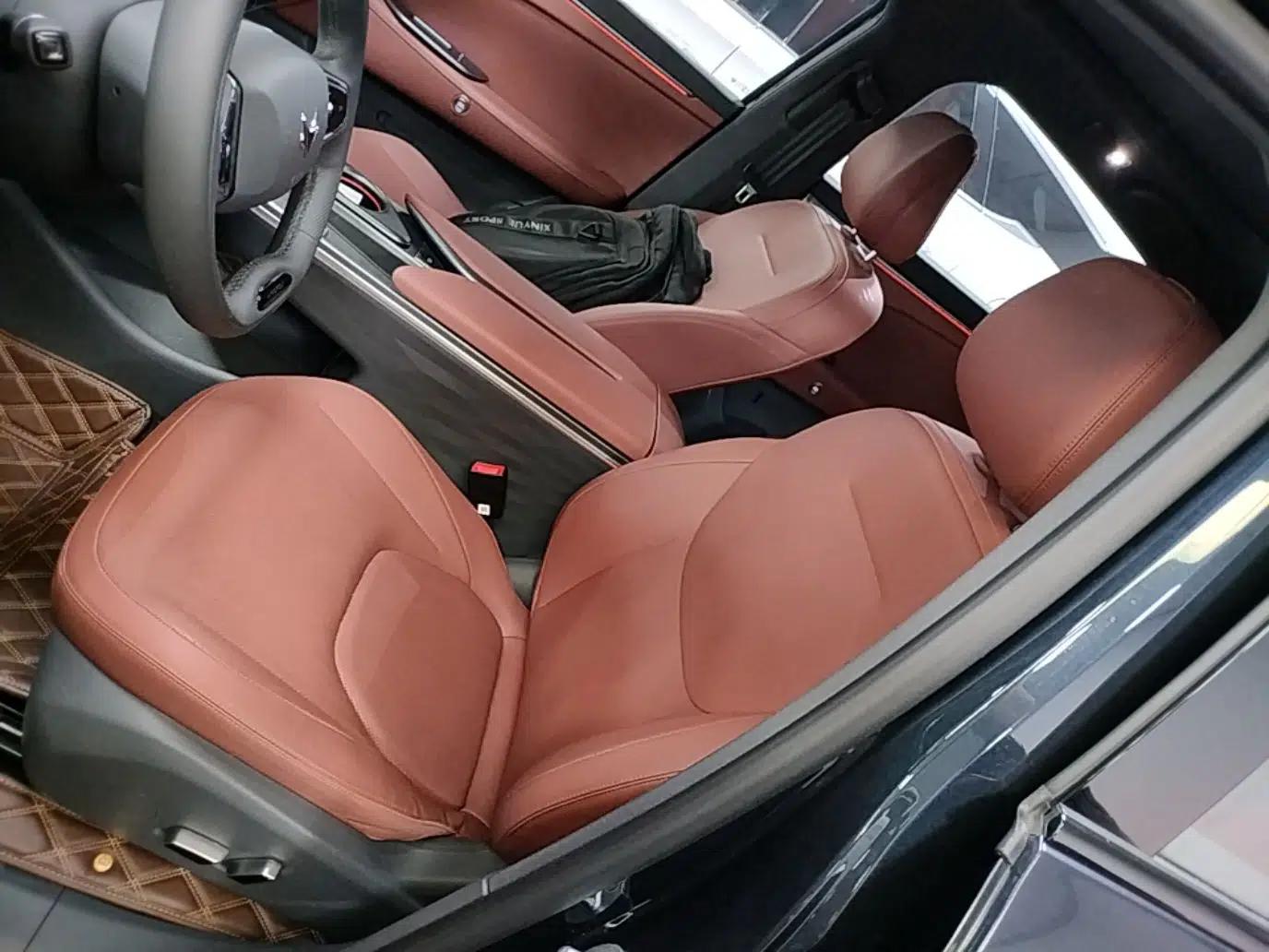 ARCFOX Alpha T5 2026 Model Range-Extended 1215 Yuanjing Smart Driving Version — миниатюра 18