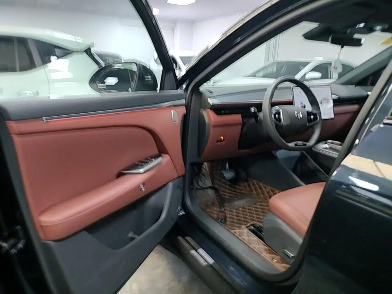ARCFOX Alpha T5 2026 Model Range-Extended 1215 Yuanjing Smart Driving Version — миниатюра 19