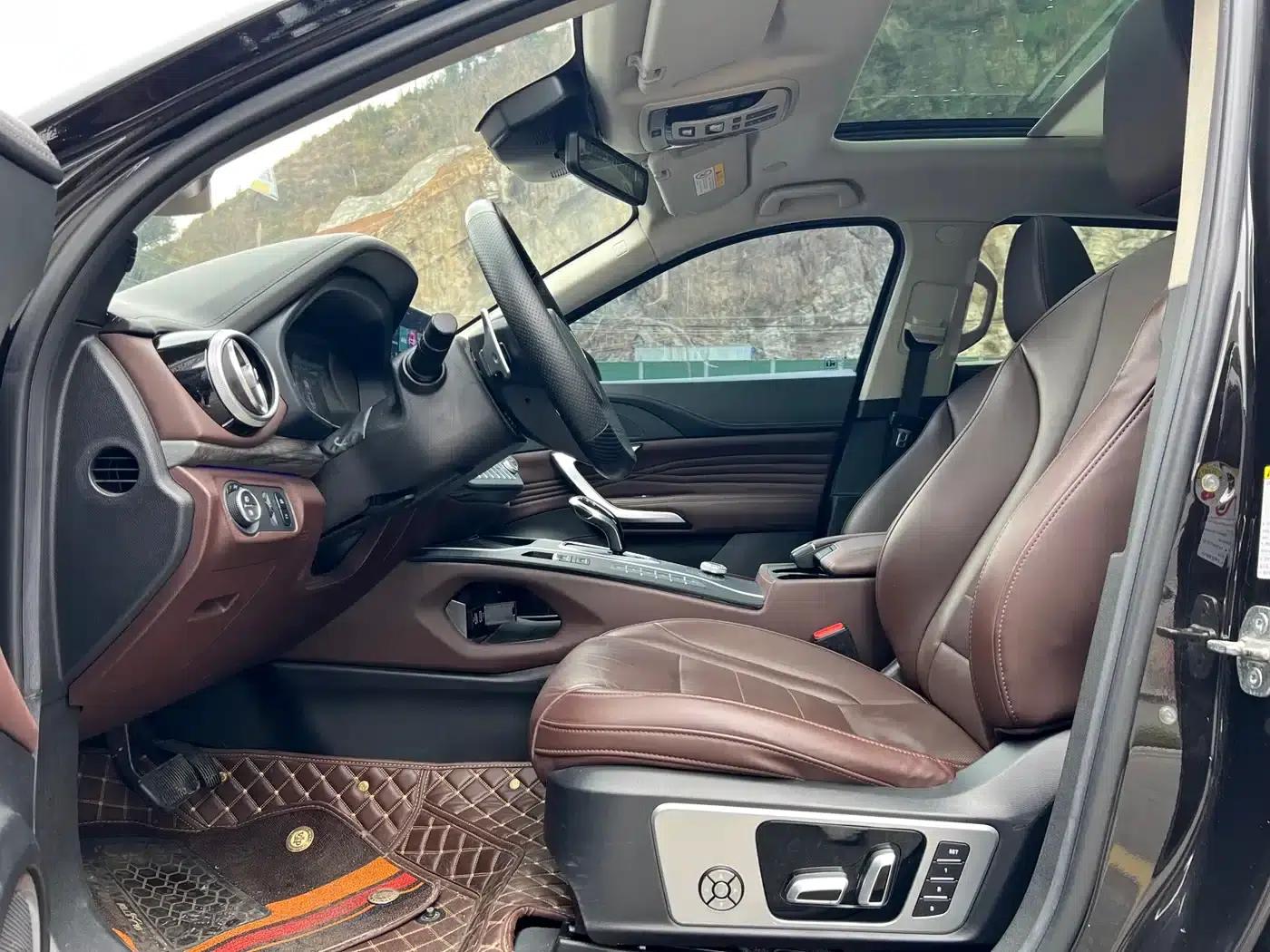 Weipai VV7 New Energy 2020 PHEV 2.0T Flagship Edition — миниатюра 8