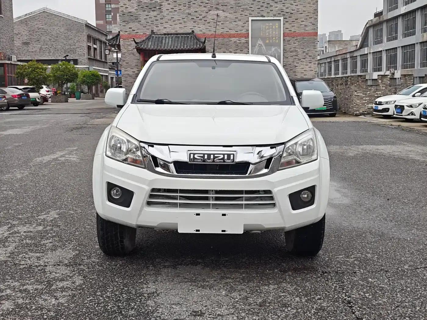 RE-MAX 2018 2.8T Classic Edition 2WD Luxury Model with Extended Cargo Box JE493ZLQ5F — миниатюра 2
