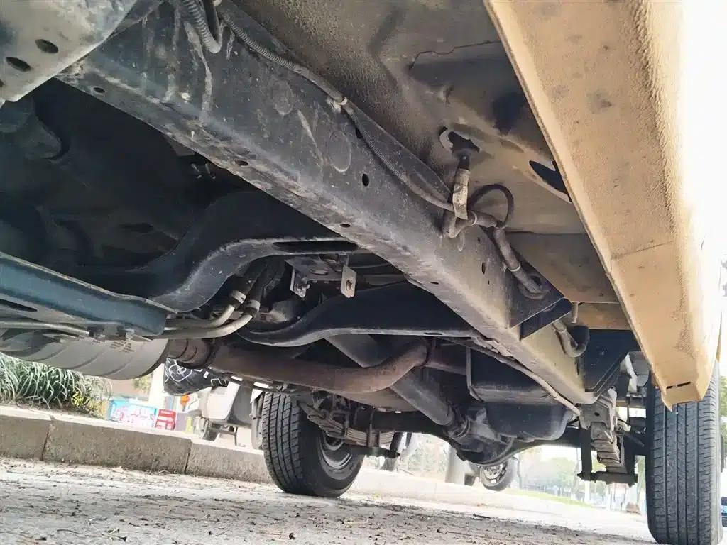 Qingling Isuzu T17 2021 Model 3.0T Diesel Two-Wheel Drive Flatbed Truck with Extended Wheelbase 4KH1CT6H1 — миниатюра 19