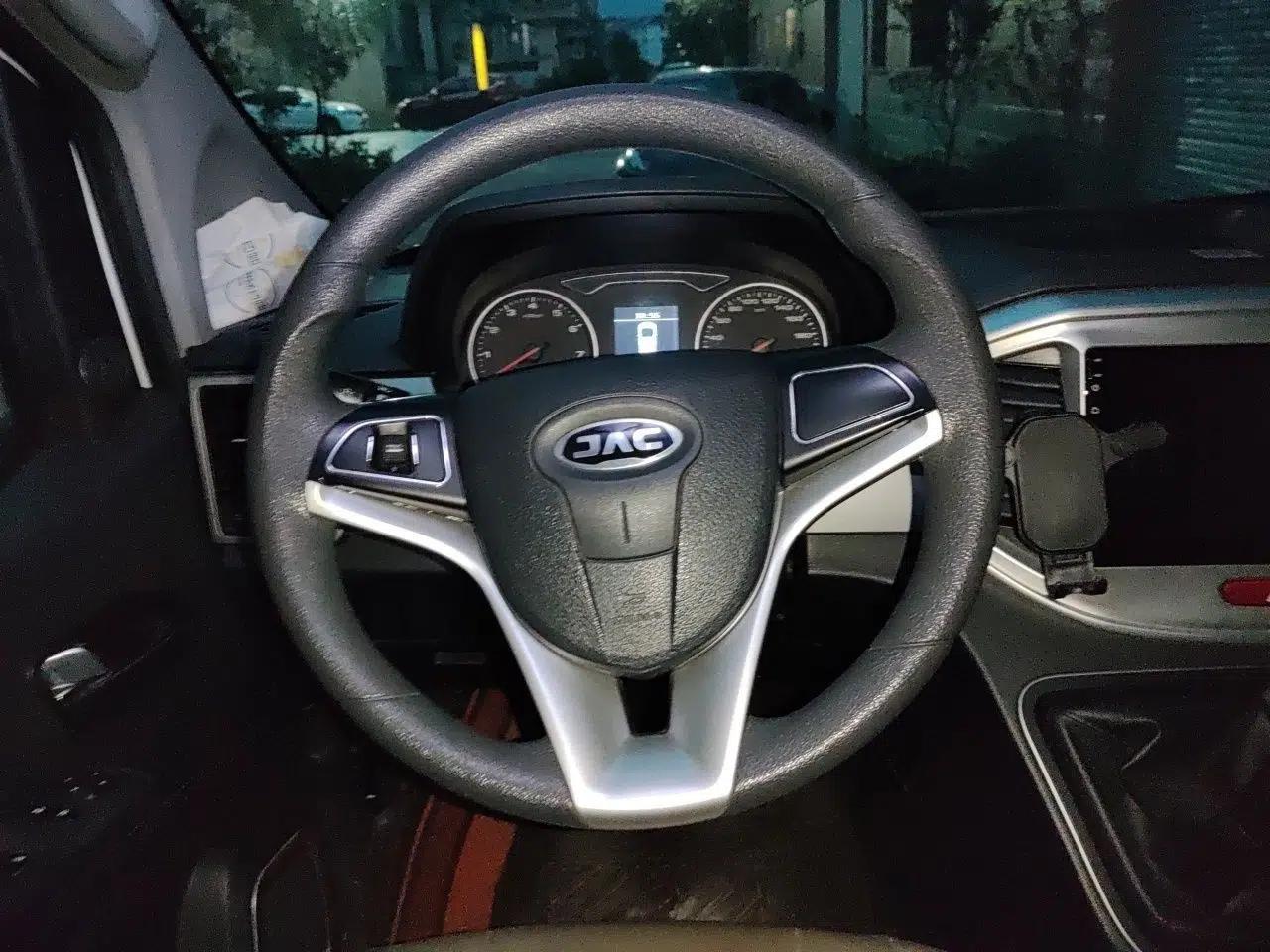 JAC Refine M4 2019 Business & Travel Series 2.0L Manual Speed Edition China VI Standard — миниатюра 11
