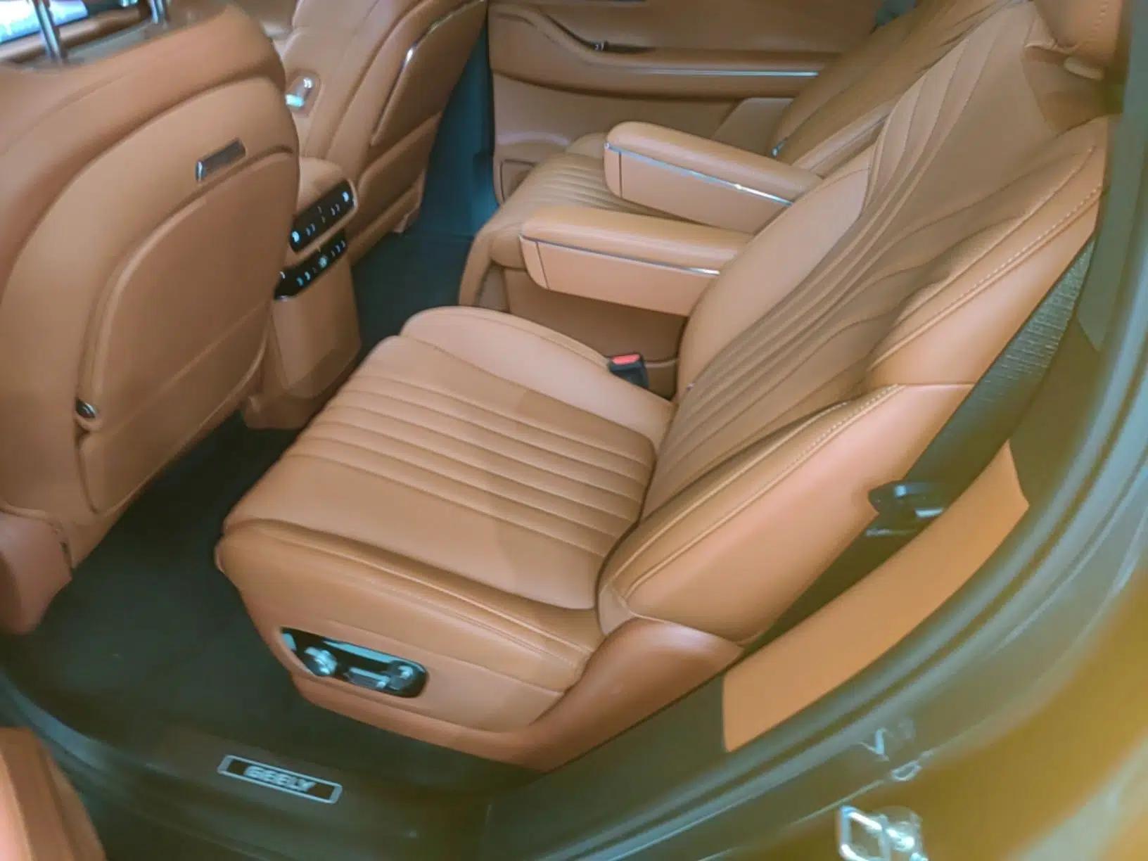 Geely Galaxy M9 2025 Model 230km Two-Wheel-Drive Exploration Edition — миниатюра 20
