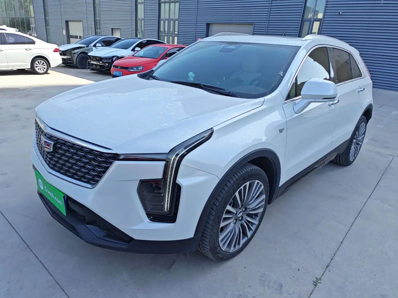 Cadillac XT4 2024 28T Two-Wheel-Drive Prestige Version — миниатюра 1
