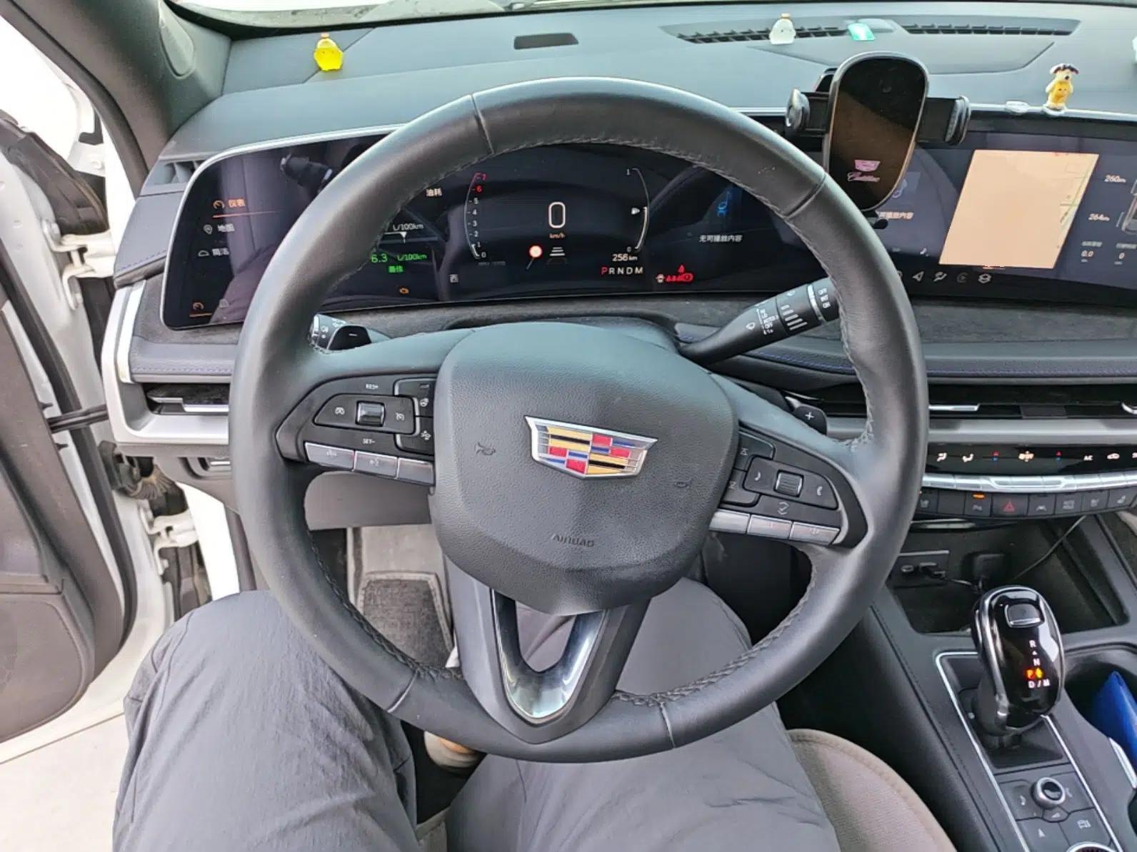 Cadillac XT4 2024 28T Two-Wheel-Drive Prestige Version — миниатюра 13