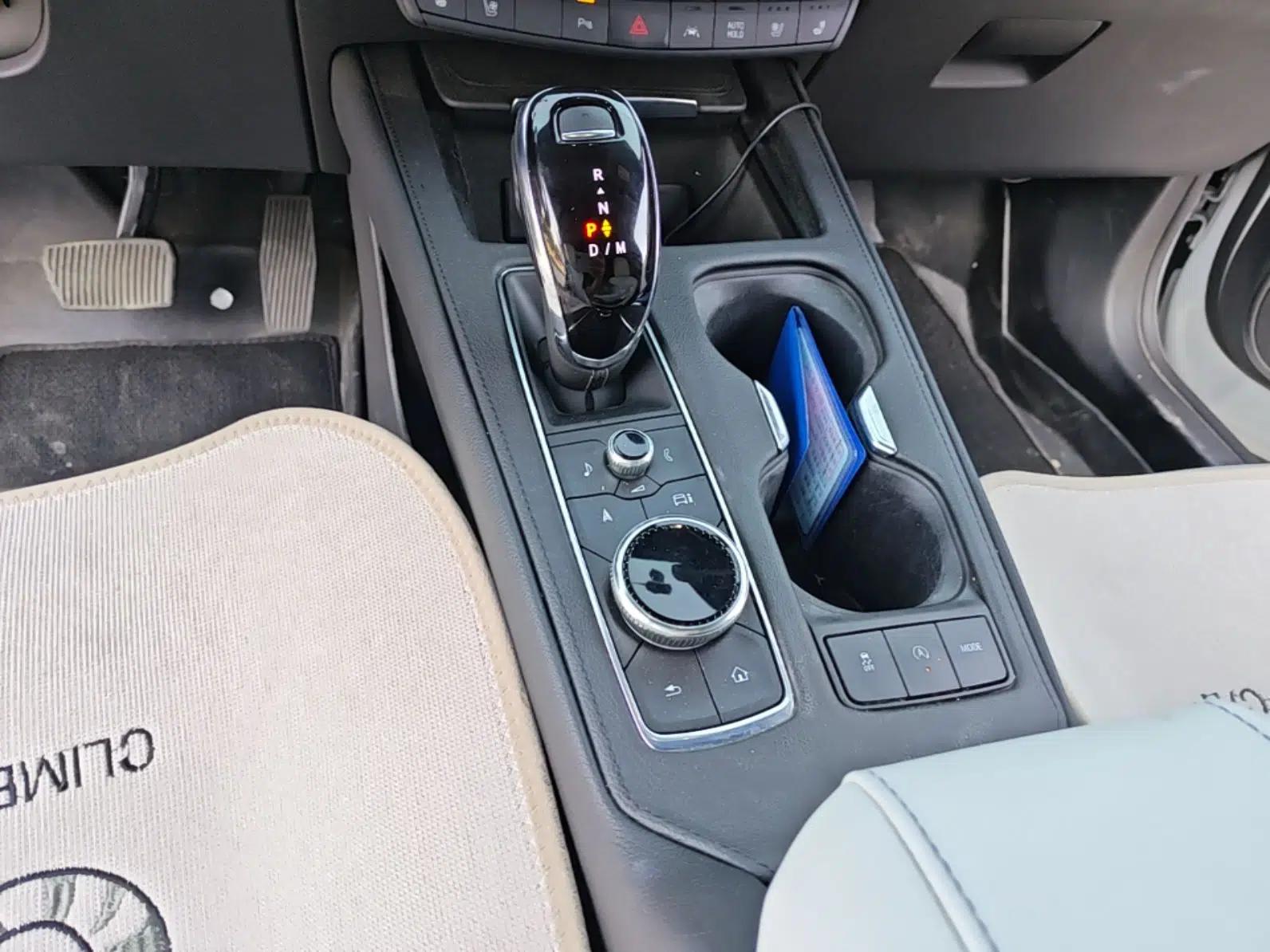 Cadillac XT4 2024 28T Two-Wheel-Drive Prestige Version — миниатюра 16