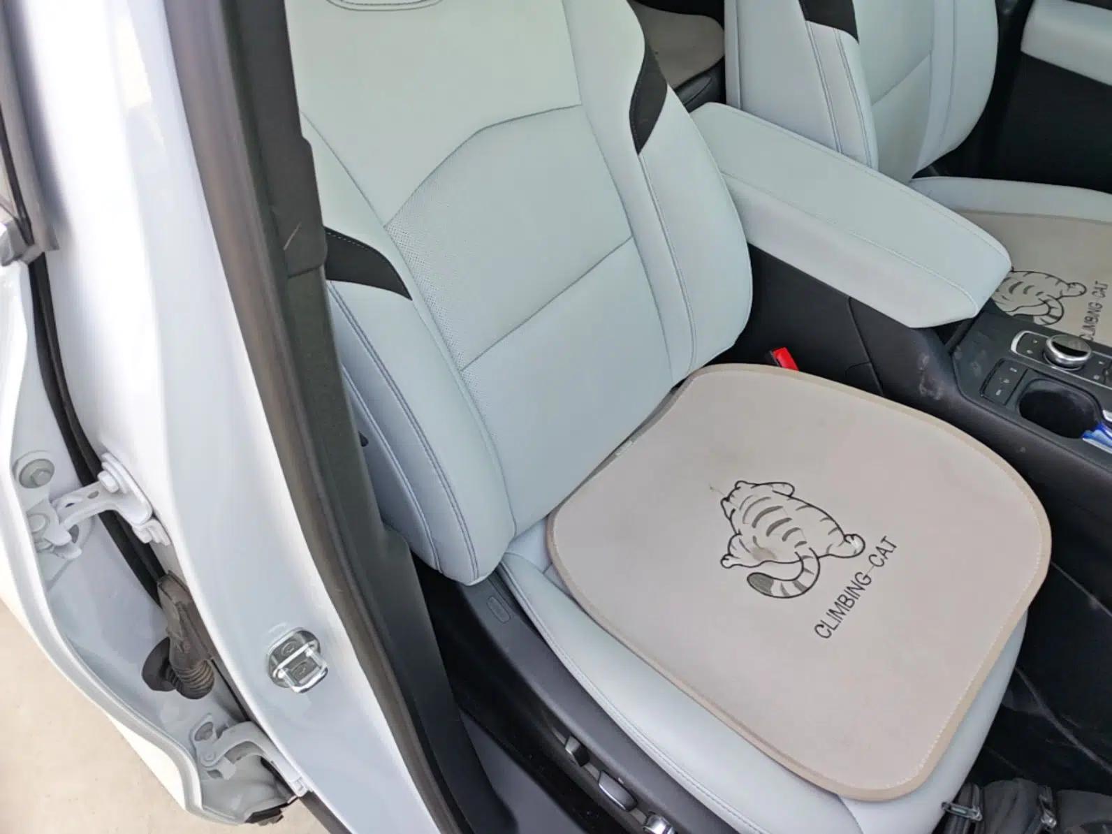Cadillac XT4 2024 28T Two-Wheel-Drive Prestige Version — миниатюра 23