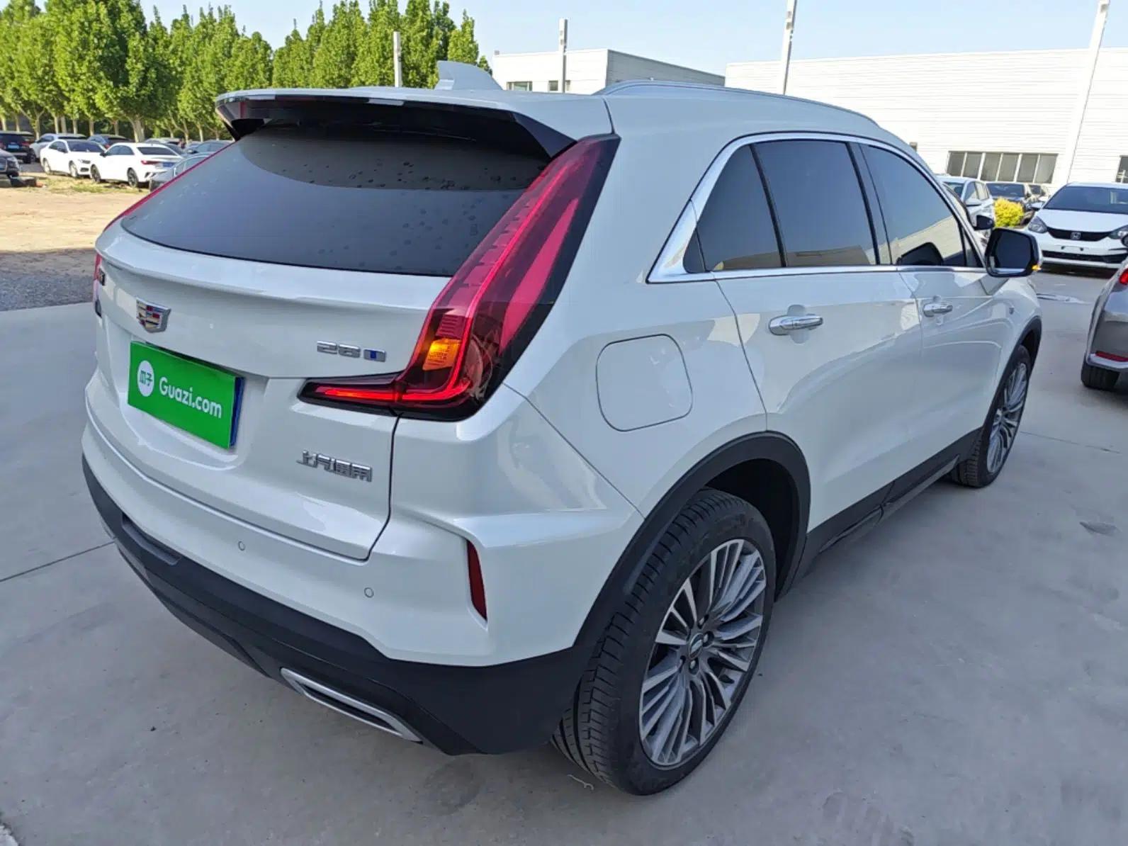 Cadillac XT4 2024 28T Two-Wheel-Drive Prestige Version — миниатюра 4