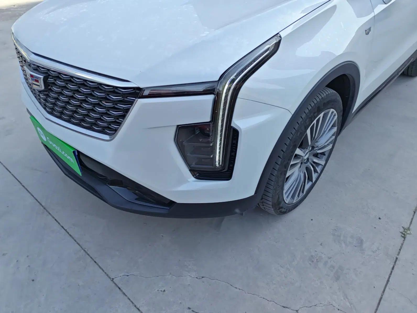 Cadillac XT4 2024 28T Two-Wheel-Drive Prestige Version — миниатюра 5