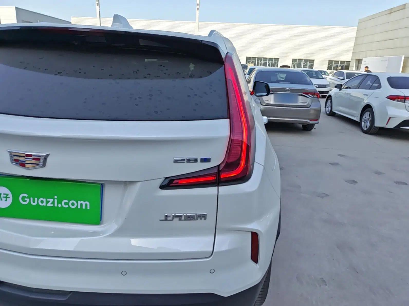 Cadillac XT4 2024 28T Two-Wheel-Drive Prestige Version — миниатюра 8