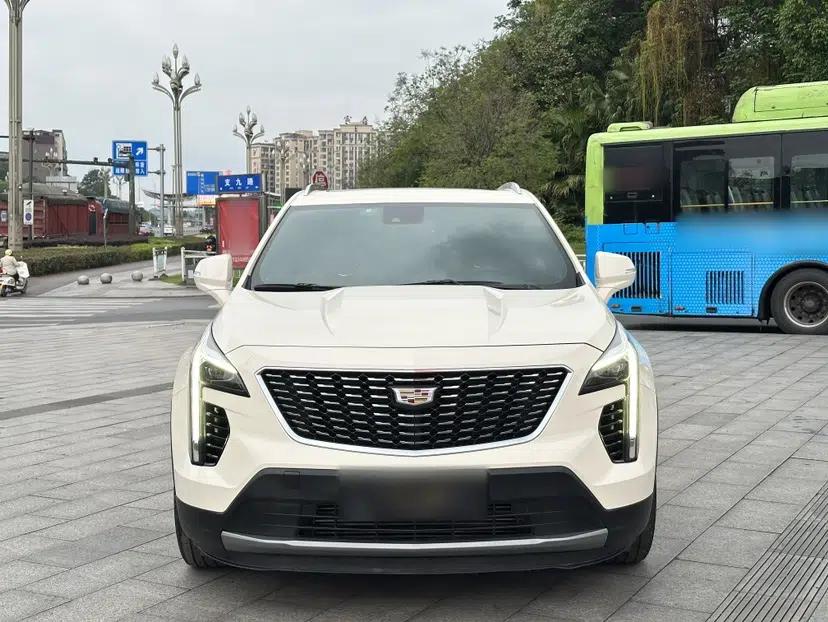 Cadillac XT4 2022 28T Two-Wheel Drive Prestige Version — миниатюра 2