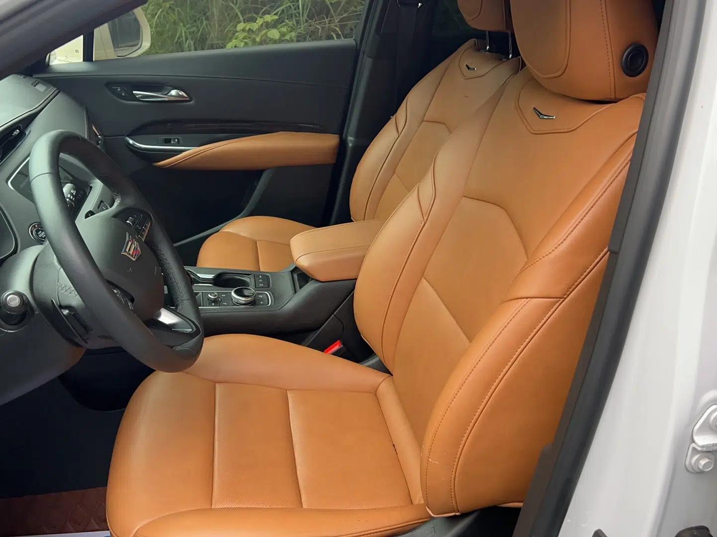 Cadillac XT4 2022 28T Two-Wheel Drive Prestige Version — миниатюра 13