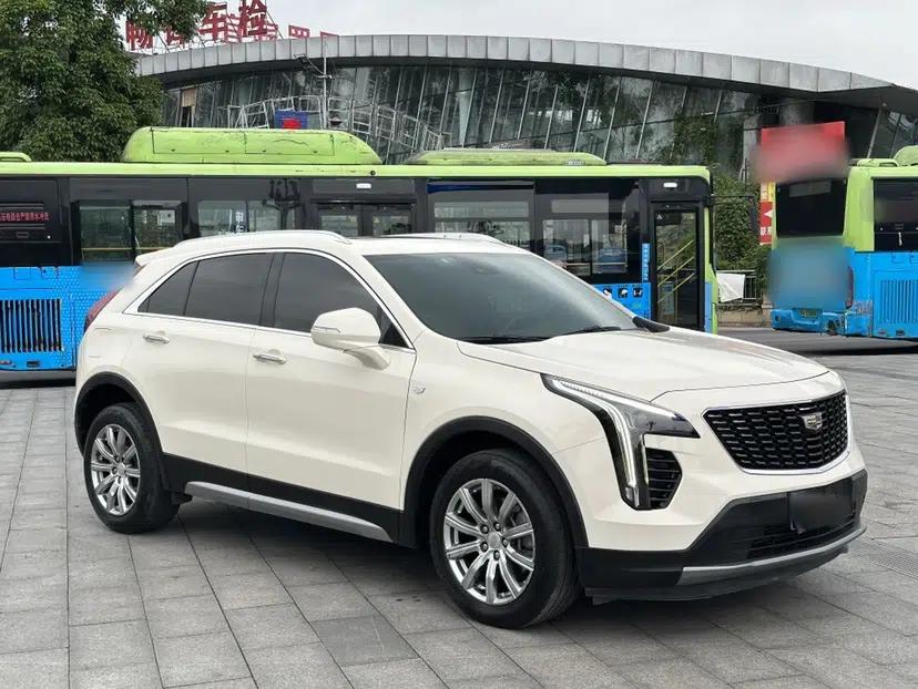 Cadillac XT4 2022 28T Two-Wheel Drive Prestige Version — миниатюра 3
