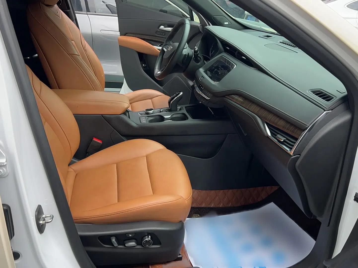 Cadillac XT4 2022 28T Two-Wheel Drive Prestige Version — миниатюра 7