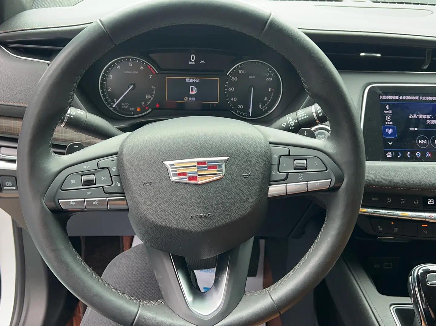 Cadillac XT4 2022 28T Two-Wheel Drive Prestige Version — миниатюра 8