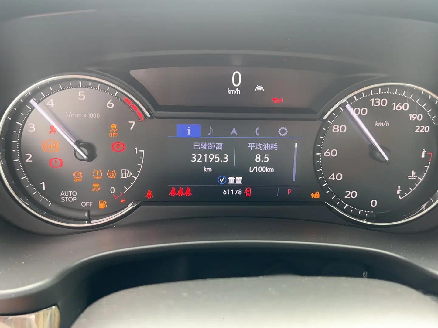 Cadillac XT4 2022 28T Two-Wheel Drive Prestige Version — миниатюра 10