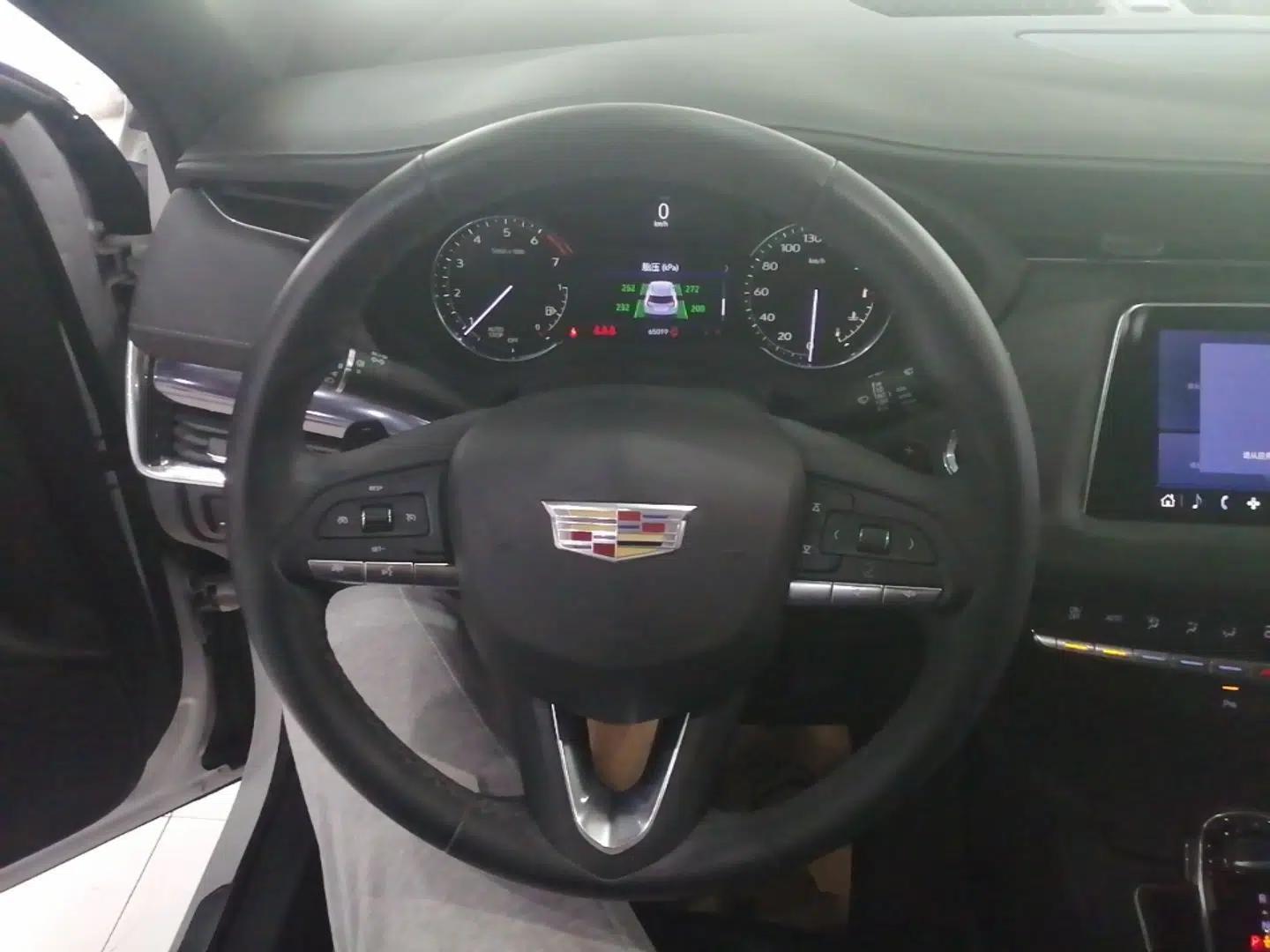 Cadillac XT4 2021 28T Two-Wheel Drive Tech Edition — миниатюра 14