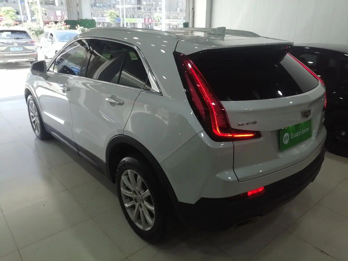Cadillac XT4 2021 28T Two-Wheel Drive Tech Edition — миниатюра 4