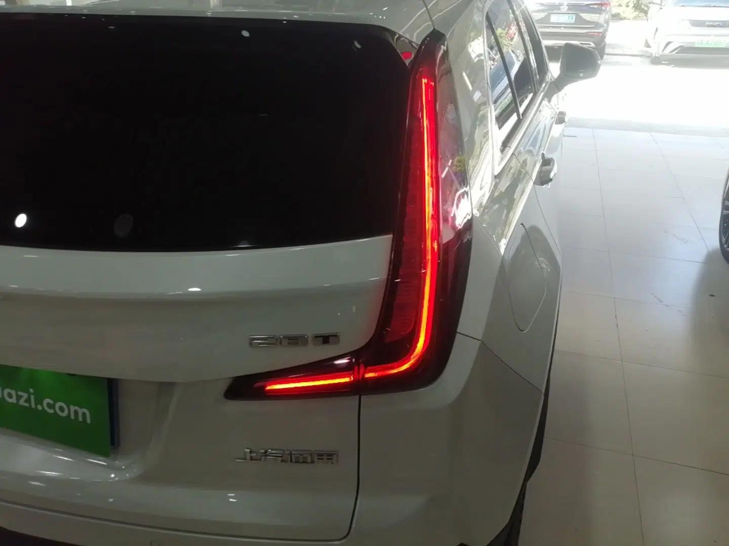 Cadillac XT4 2021 28T Two-Wheel Drive Tech Edition — миниатюра 7