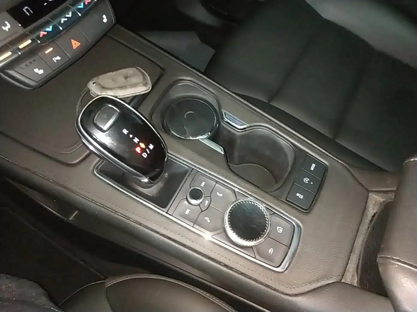 Cadillac XT4 2021 28T Two-Wheel Drive Leading Version — миниатюра 17