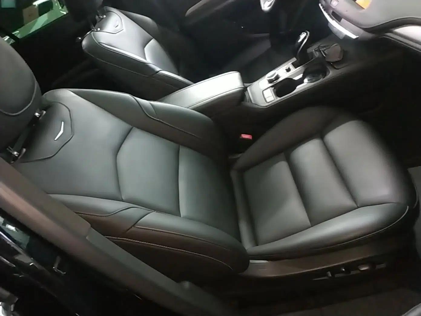 Cadillac XT4 2021 28T Two-Wheel Drive Leading Version — миниатюра 23