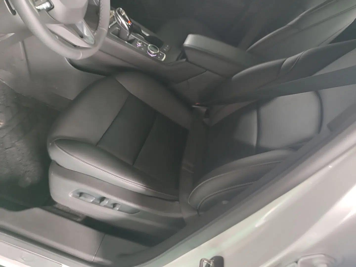 Cadillac XT4 2021 28T Two-Wheel Drive Tech Edition — миниатюра 18