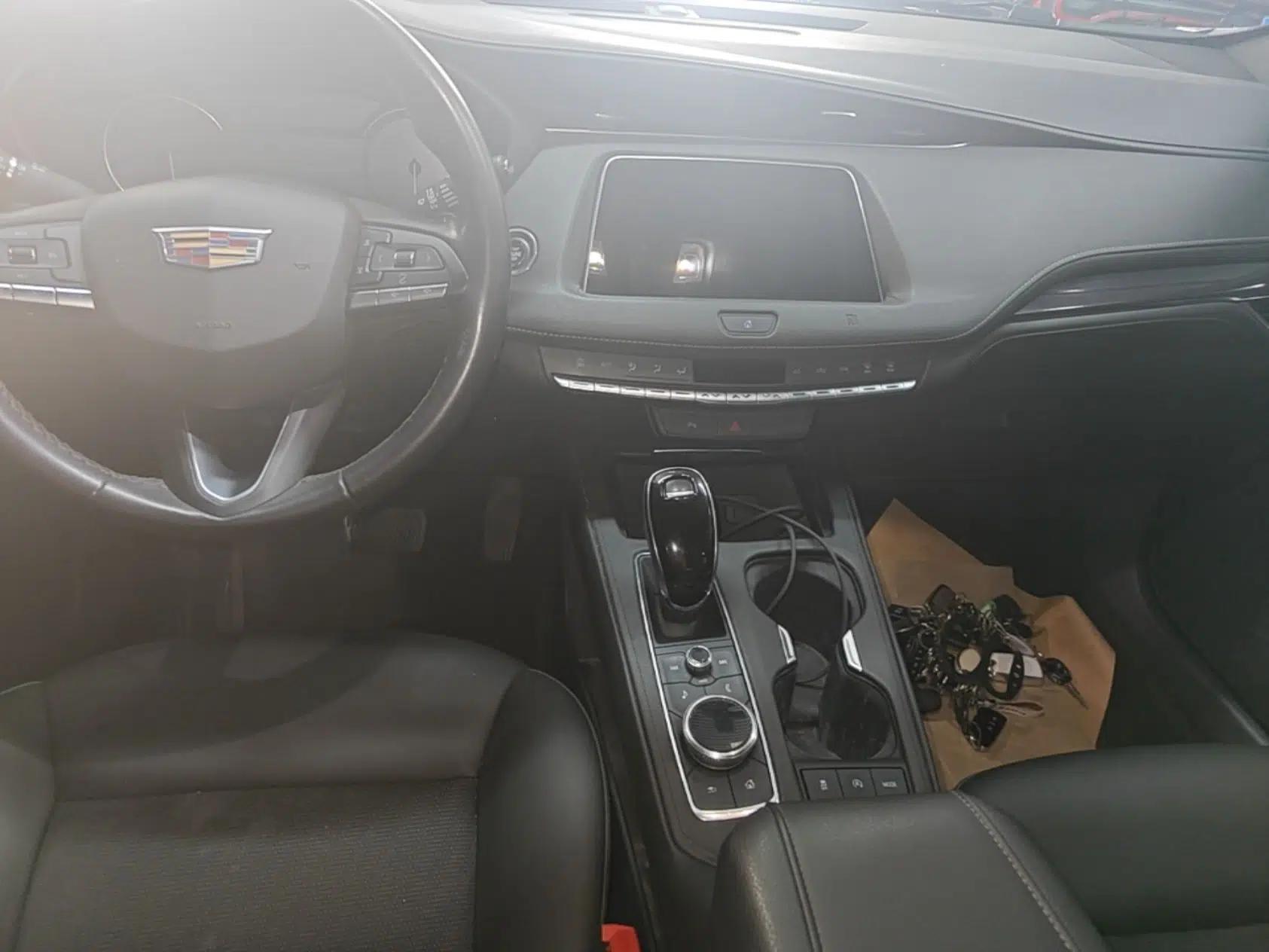Cadillac XT4 2021 28T Two-Wheel Drive Tech Edition — миниатюра 16