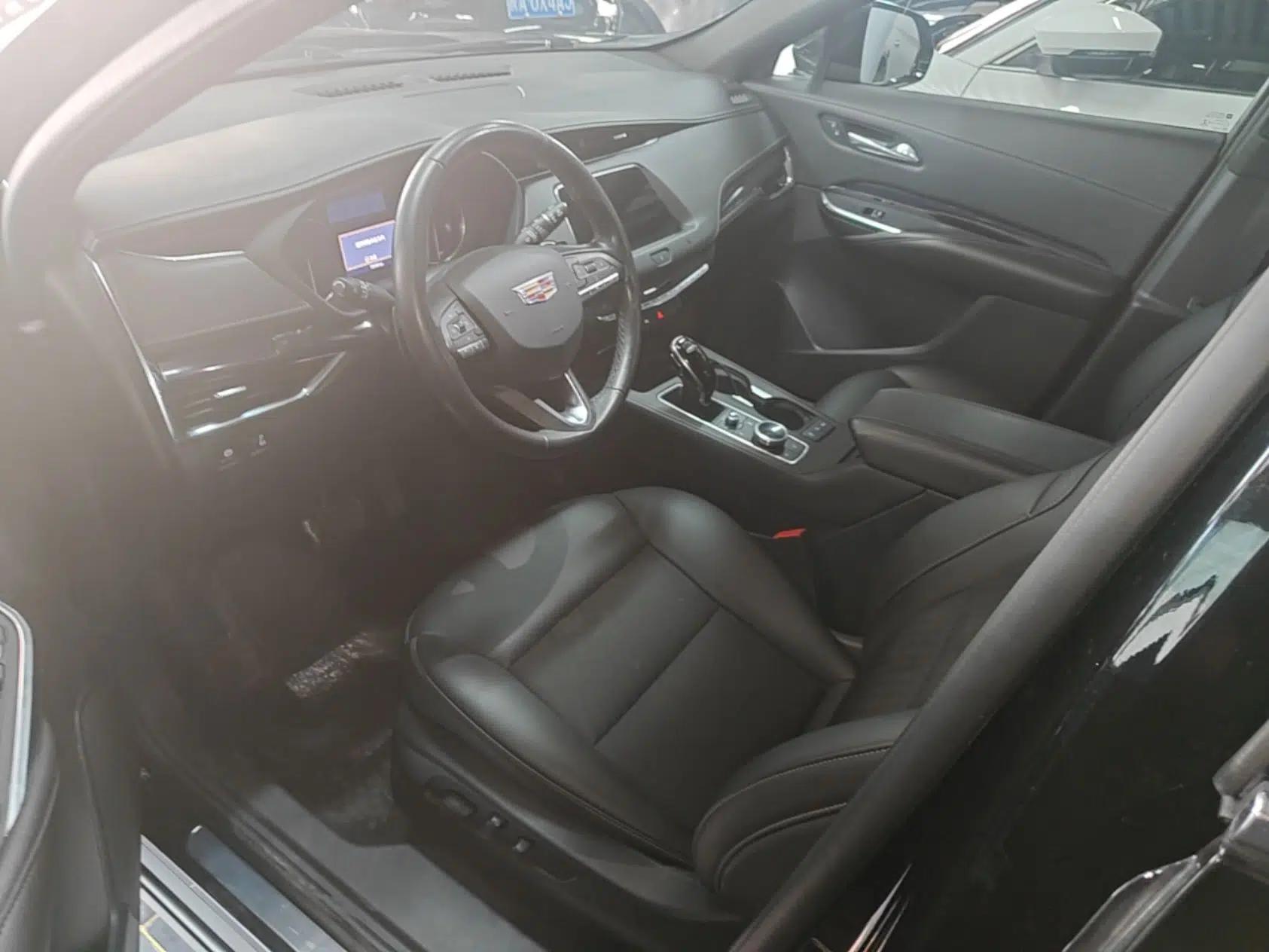 Cadillac XT4 2021 28T Two-Wheel Drive Tech Edition — миниатюра 18