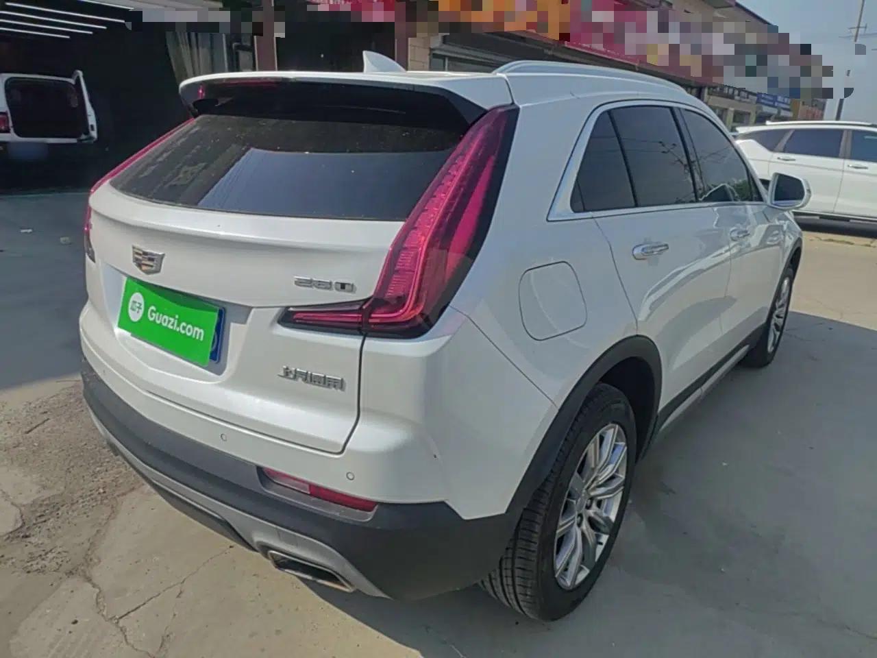 Cadillac XT4 2018 28T Two-Wheel-Drive Luxury Model — миниатюра 4