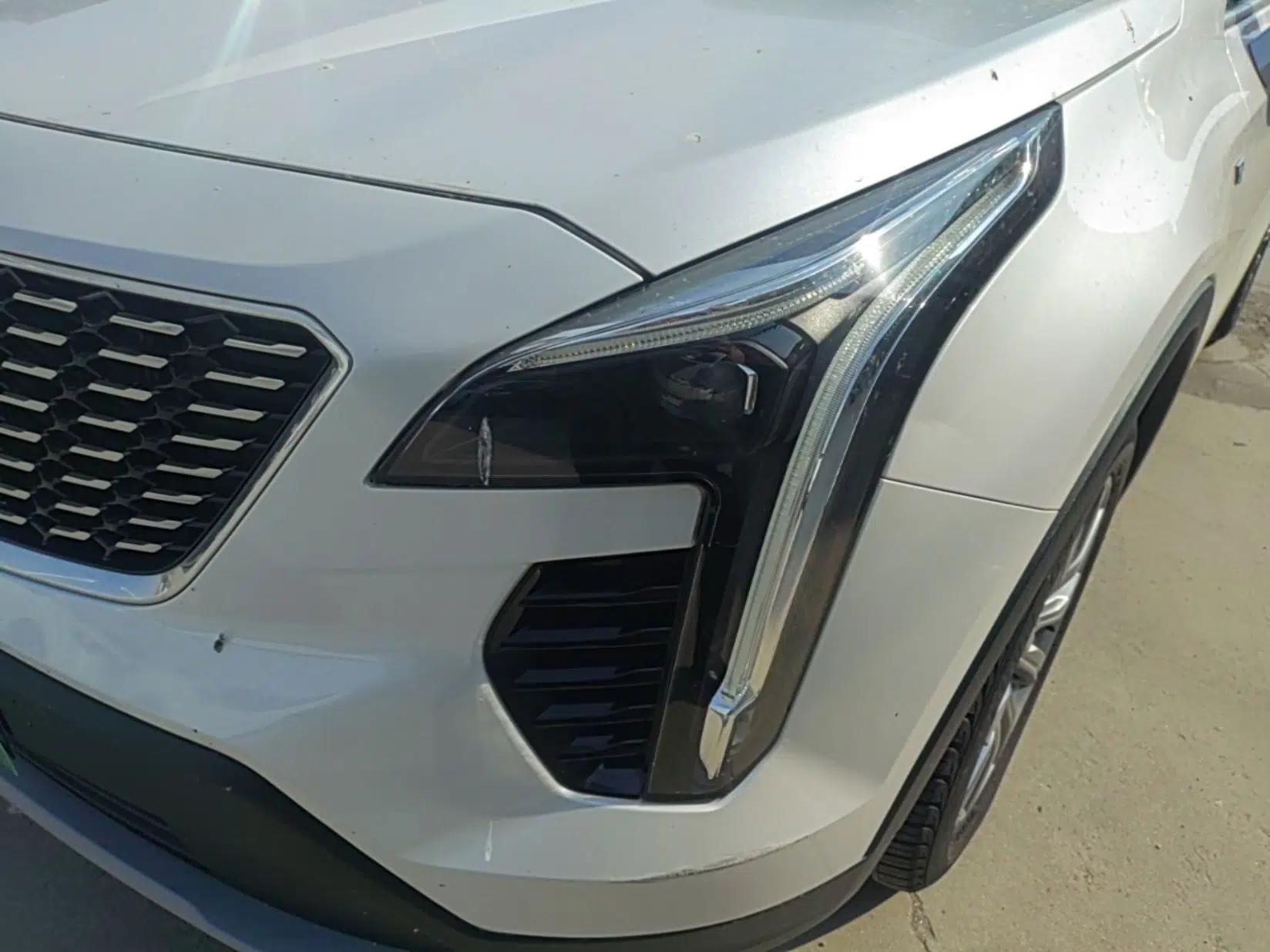 Cadillac XT4 2018 28T Two-Wheel-Drive Luxury Model — миниатюра 5