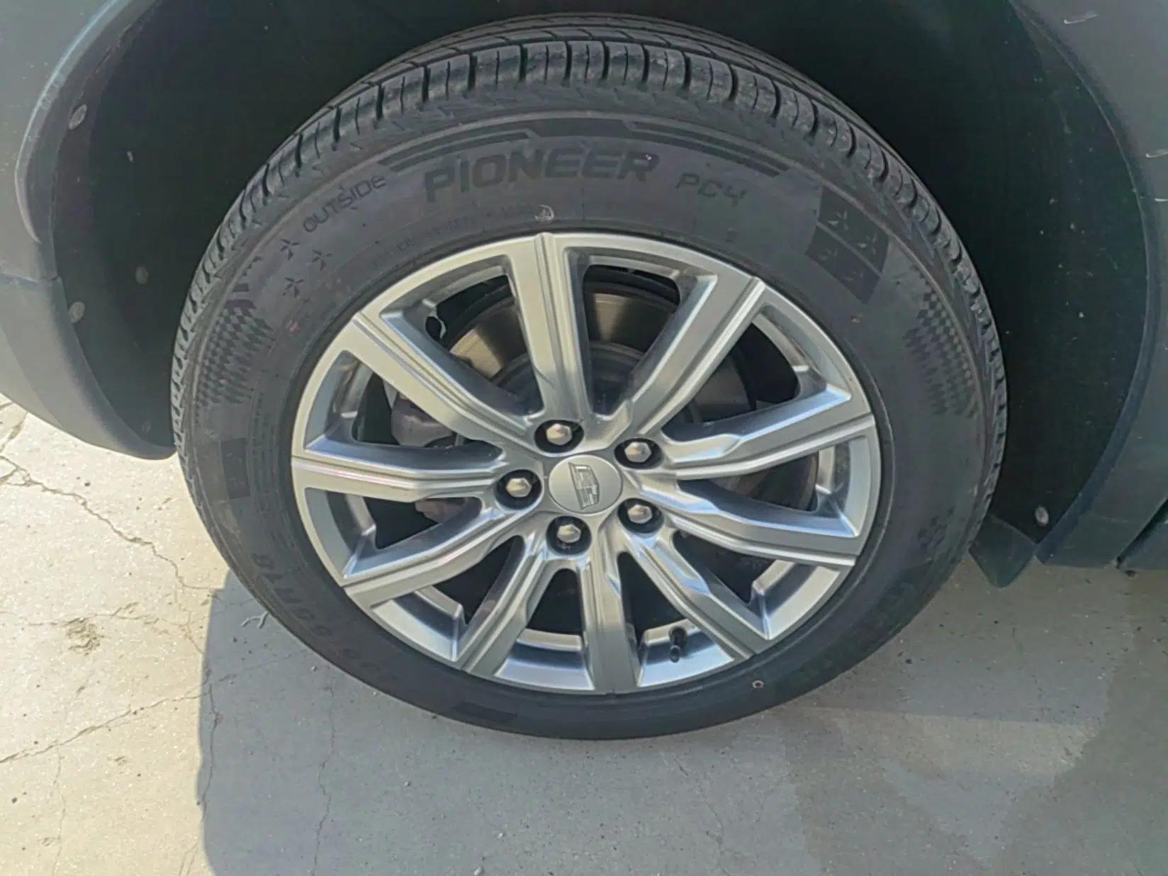 Cadillac XT4 2018 28T Two-Wheel-Drive Luxury Model — миниатюра 10