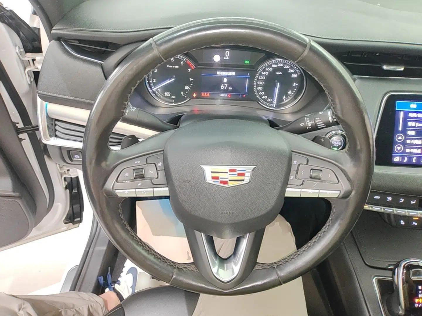 Cadillac XT4 2020 28T Two-Wheel-Drive Leading Version — миниатюра 14