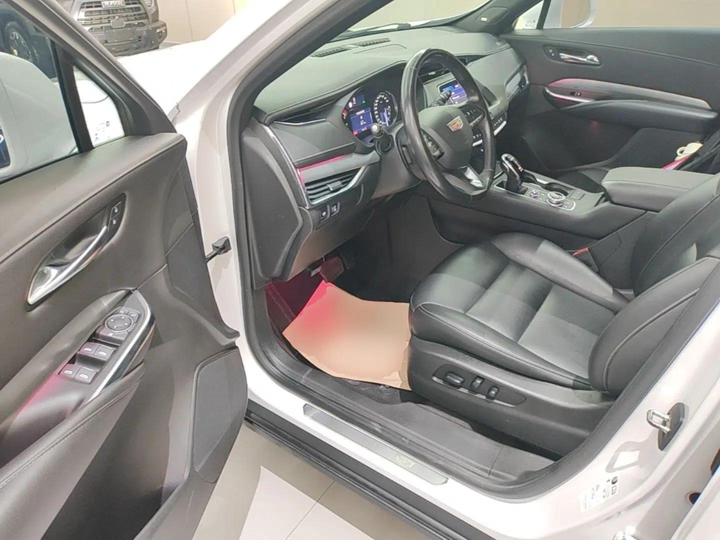 Cadillac XT4 2020 28T Two-Wheel-Drive Leading Version — миниатюра 19
