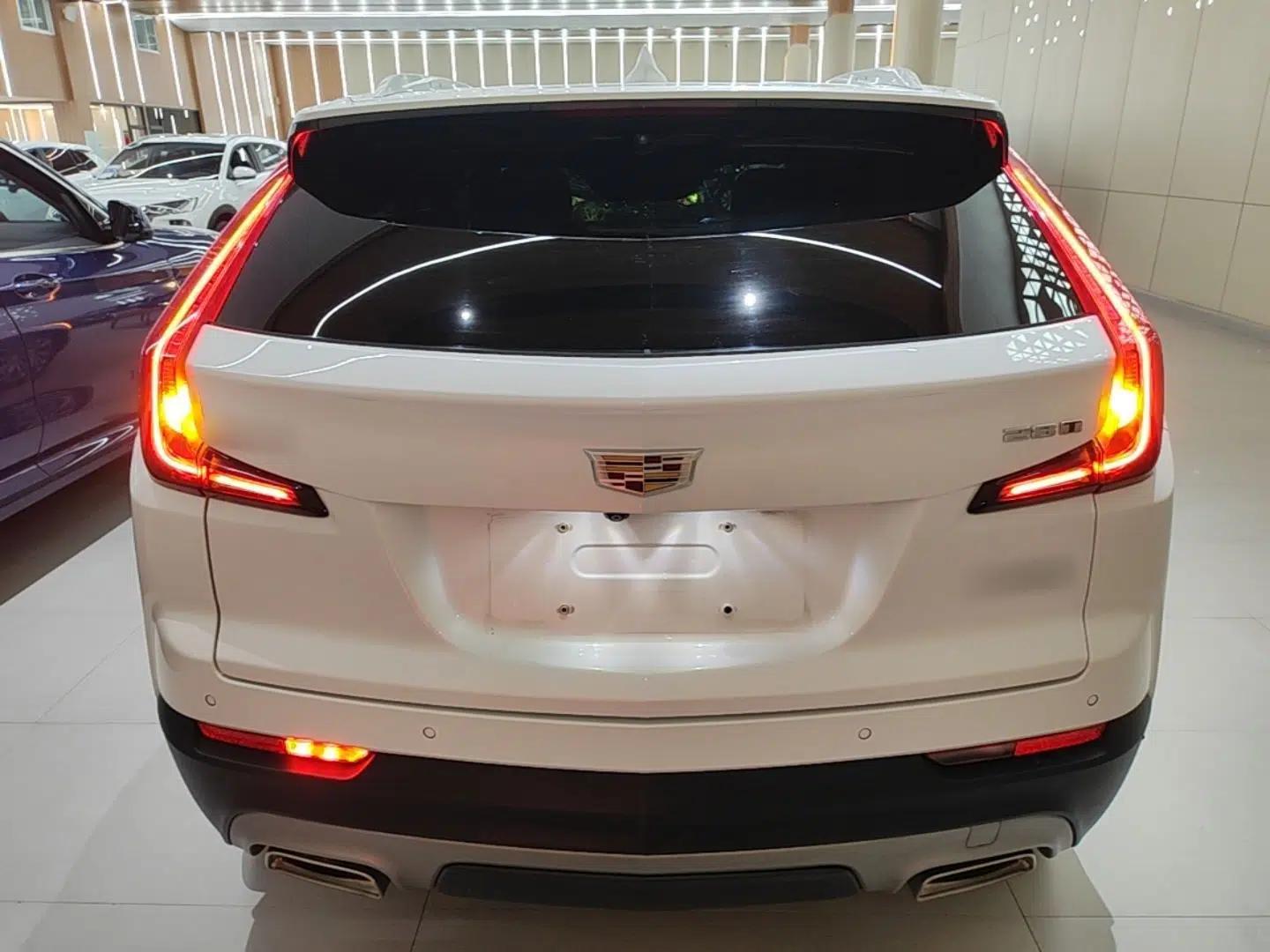 Cadillac XT4 2020 28T Two-Wheel-Drive Leading Version — миниатюра 5