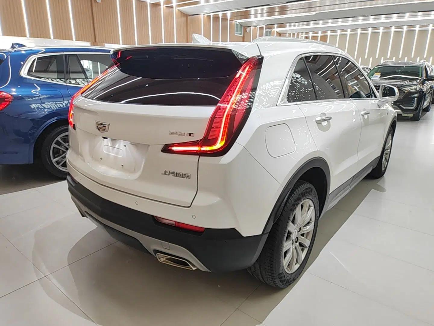 Cadillac XT4 2020 28T Two-Wheel-Drive Leading Version — миниатюра 6