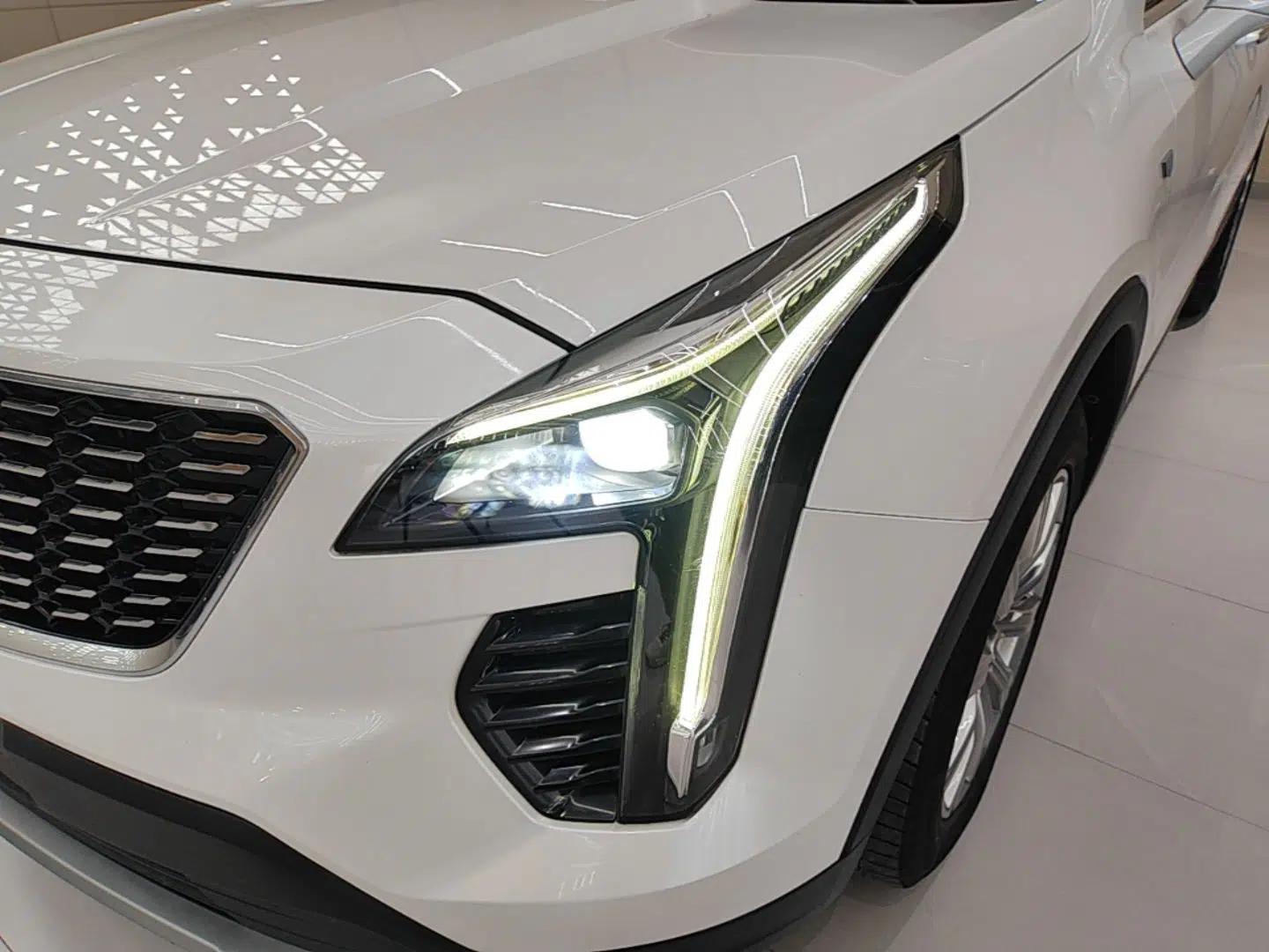 Cadillac XT4 2020 28T Two-Wheel-Drive Leading Version — миниатюра 9