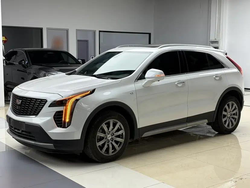 Cadillac XT4 2020 28T Two-Wheel-Drive Leading Version — миниатюра 1