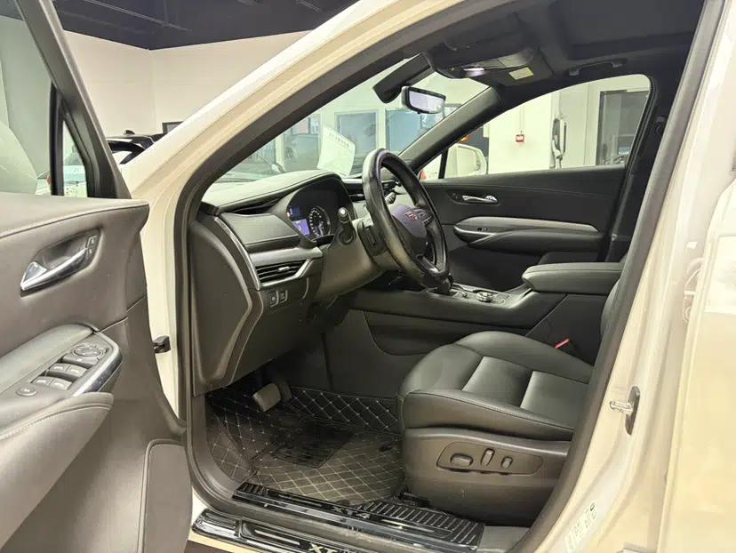 Cadillac XT4 2020 28T Two-Wheel-Drive Leading Version — миниатюра 20
